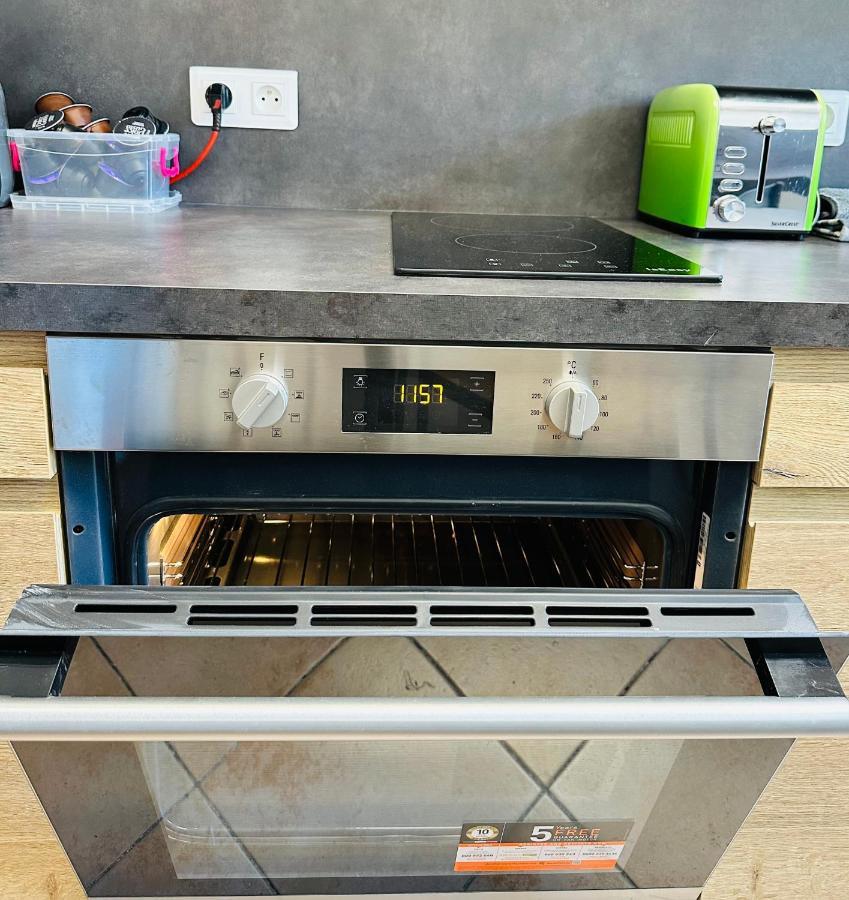 The Nice - 3 Rooms, 3Air Cond, 3Tv, 3Fans, 2 Wc, Wifi Everywhere 5Min Aeroport, Train, Beach, 1Min Tram, 15 Min Centre, Port, Parking Possible Eksteriør billede