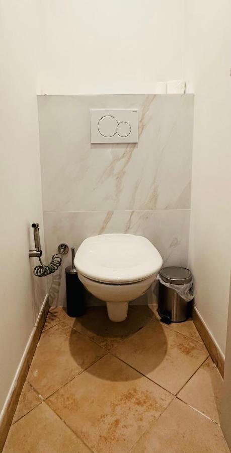 The Nice - 3 Rooms, 3Air Cond, 3Tv, 3Fans, 2 Wc, Wifi Everywhere 5Min Aeroport, Train, Beach, 1Min Tram, 15 Min Centre, Port, Parking Possible Eksteriør billede