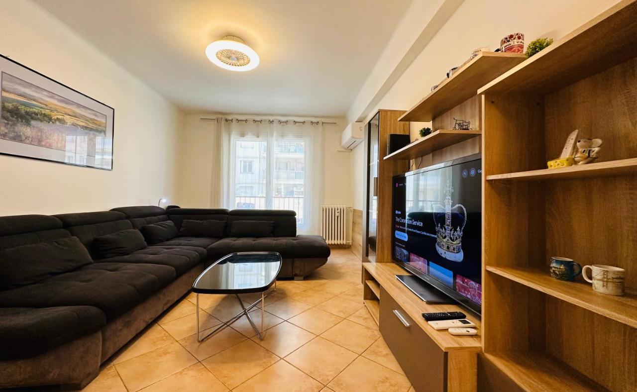 The Nice - 3 Rooms, 3Air Cond, 3Tv, 3Fans, 2 Wc, Wifi Everywhere 5Min Aeroport, Train, Beach, 1Min Tram, 15 Min Centre, Port, Parking Possible Eksteriør billede