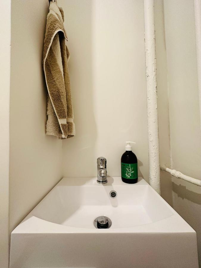 The Nice - 3 Rooms, 3Air Cond, 3Tv, 3Fans, 2 Wc, Wifi Everywhere 5Min Aeroport, Train, Beach, 1Min Tram, 15 Min Centre, Port, Parking Possible Eksteriør billede